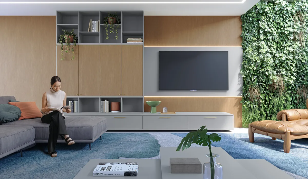 Living com painel de TV nos acabamentos Madeiral e Cinza Puro
